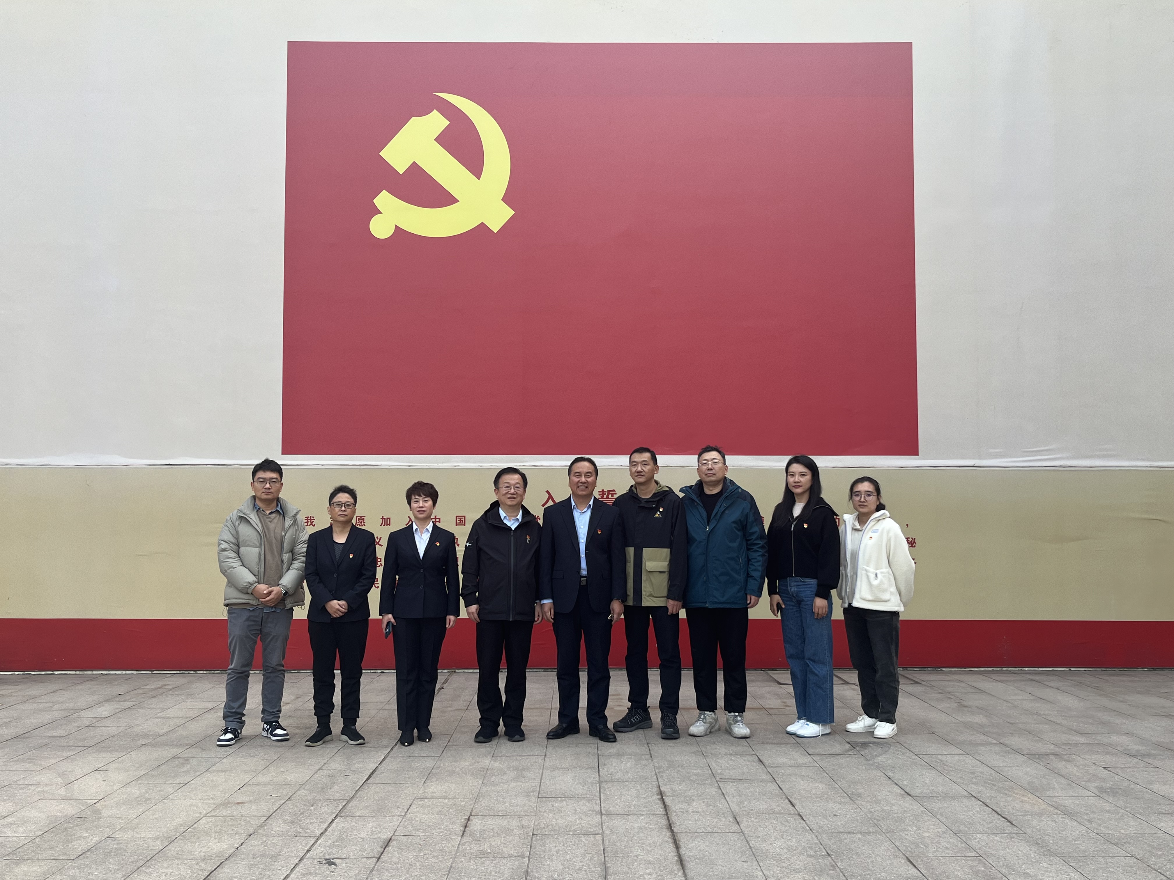 參觀鄭州黨史館 奮進紅色新征程